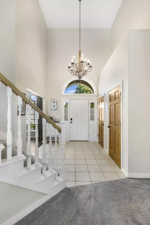 Entry Way - w2575 Fontana Way, Appleton, WI 54915 photo 2 of 5