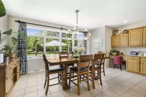 Dining - w2575 Fontana Way, Appleton, WI 54915 photo 2 of 4
