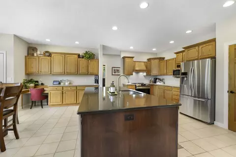 Kitchen - w2575 Fontana Way, Appleton, WI 54915 photo 6 of 6