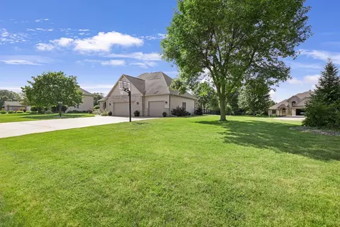 Exterior - w2575 Fontana Way, Appleton, WI 54915 photo 10 of 20