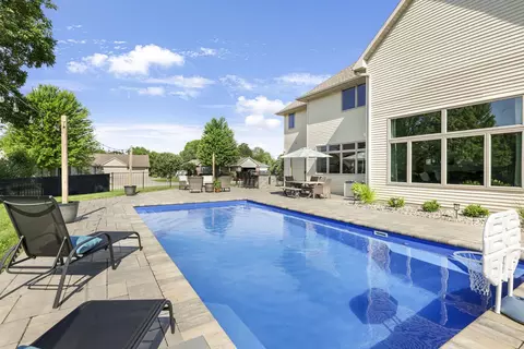 Exterior - w2575 Fontana Way, Appleton, WI 54915 photo 4 of 20