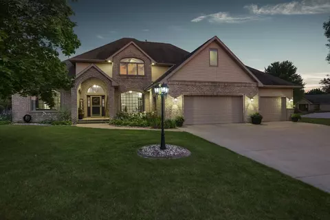 w2575 Fontana Way, Appleton, WI 54915
