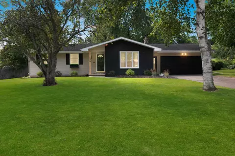 2641 Kenhill Dr, Green Bay, WI 54313