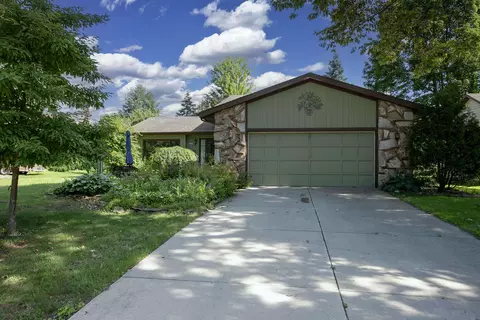 636 E Sylvan Ave, Appleton, WI 54915 photo 2