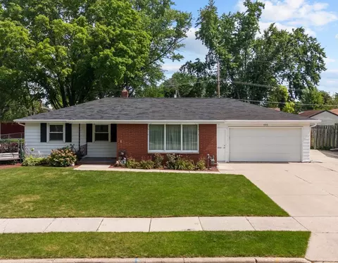 1713 Juniper Dr, Green Bay, WI 54302