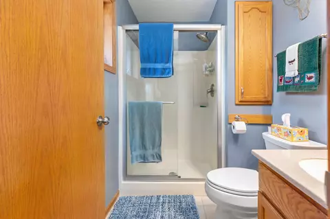 Bath - n9416 Rosella Drive, Appleton, WI 54915 photo 2 of 4