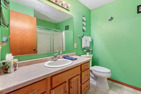 Bath - n9416 Rosella Drive, Appleton, WI 54915 photo 3 of 4