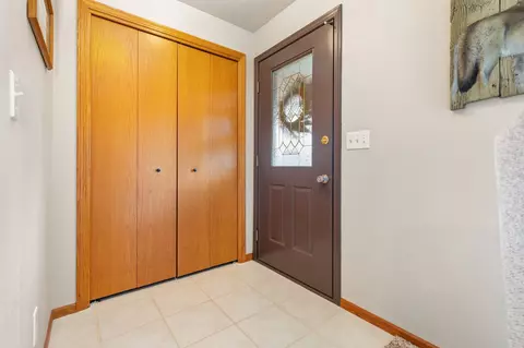 Entry Way - n9416 Rosella Drive, Appleton, WI 54915 photo 2 of 4