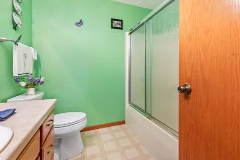 Bath - n9416 Rosella Drive, Appleton, WI 54915 photo 4 of 4