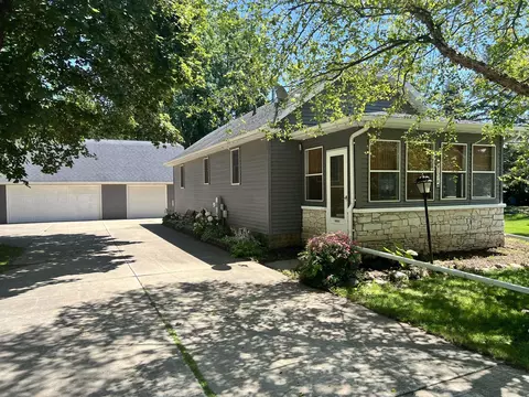 1338 Sheboygan St, Oshkosh, WI 54904