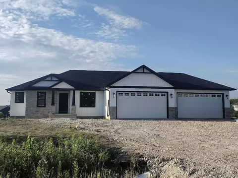 n8326 Beachview Drive, Fond Du Lac, WI 54937