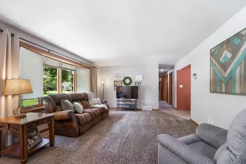 400 Maple Dr, Appleton, WI 54913 photo 2