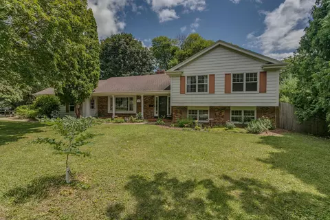 1090 Congress St, Neenah, WI 54956