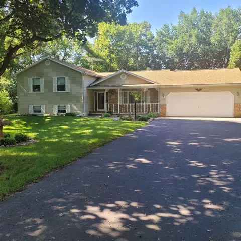 2689 Westmoor Rd, Oshkosh, WI 54904