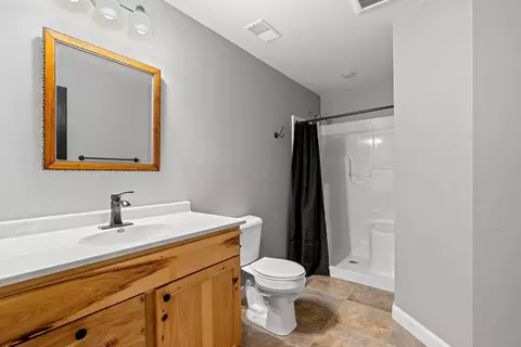 Bath - 4869 N Thistle Ln, Appleton, WI 54913 photo 8 of 8