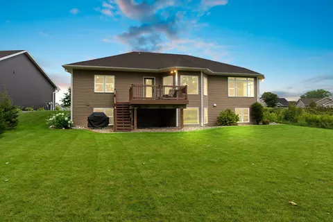 Exterior - 4869 N Thistle Ln, Appleton, WI 54913 photo 2 of 6