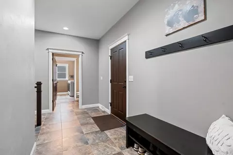 Entry Way - 4869 N Thistle Ln, Appleton, WI 54913 photo 6 of 6