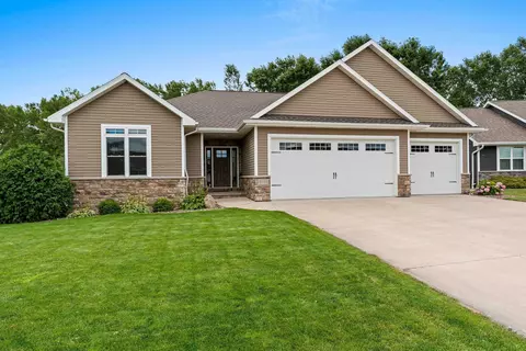 Exterior - 4869 N Thistle Ln, Appleton, WI 54913 photo 3 of 6