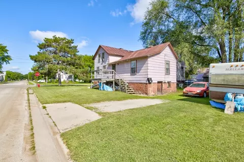 411 Collins Ave, Oconto, WI 54153