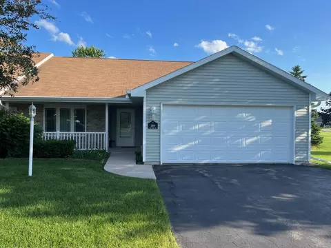 3160 Elk Ridge Dr #D, Oshkosh, WI 54904