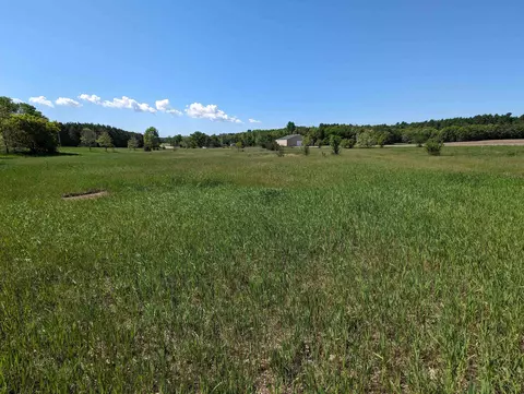 e2569 Bird Dog Ln, Waupaca, WI 54981