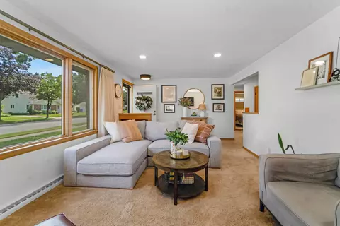 Living - 1310 E Pershing St, Appleton, WI 54911 photo 3 of 4