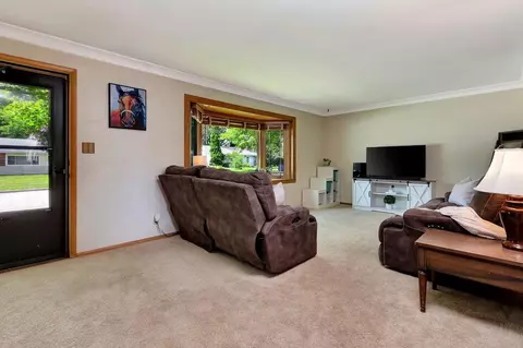 1902 N Alexander St, Appleton, WI 54911 photo 2