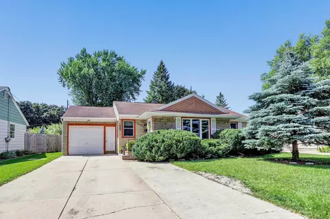 1027 N Buchanan St, Green Bay, WI 54303