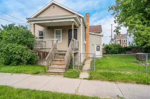 510 Pleasant St, Oshkosh, WI 54901