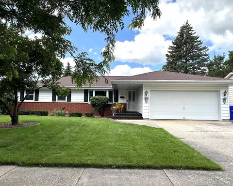 2715 Viola St, Appleton, WI 54911