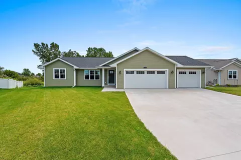 554 Wendy Way, Pulaski, WI 54162