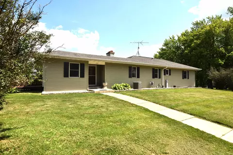 219 Birchcrest Rd, Horicon, WI 53032