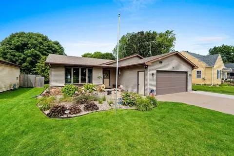 1623 S Lawe St, Appleton, WI 54915 photo 2