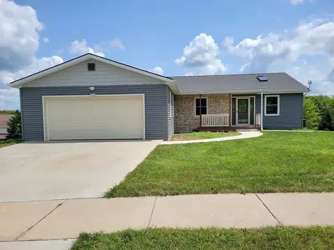 585 Island View Cir, Hustisford, WI 53034