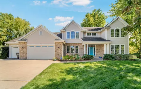 1326 Stratford Ct, Neenah, WI 54956