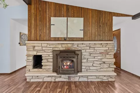 2215 N Meade Pl, Appleton, WI 54911 photo 3
