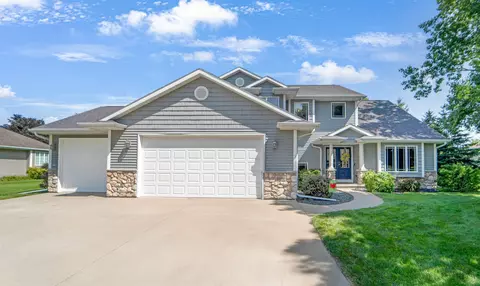 3190 Rosewood Ln, Oshkosh, WI 54904