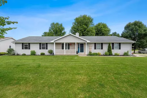 493 Mcauliffe Heights Trl, Green Bay, WI 54311