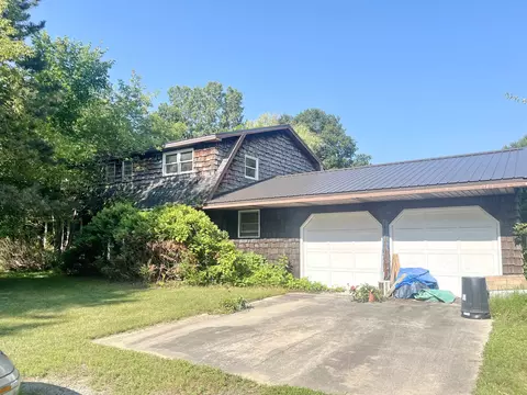 2425 St Pats Dr, Green Bay, WI 54313