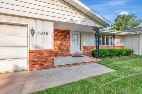 2016 N Eugene St, Appleton, WI 54914 photo 2