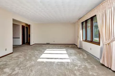 2016 N Eugene St, Appleton, WI 54914 photo 6