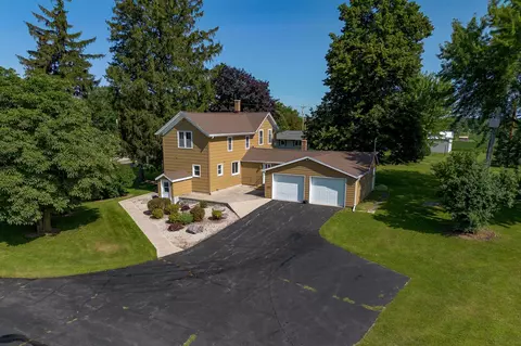 211 Calvary St, Mount Calvary, WI 53057