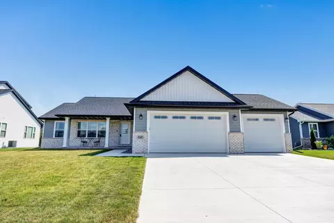 636 Diversity Dr, De Pere, WI 54115