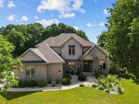 1406 Whittier Dr, Neenah, WI 54956