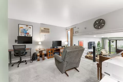 Living - 202 Royal Ct #6, Appleton, WI 54915 photo 4 of 5