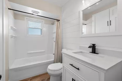 Bath - 909 W Lawrence St, Appleton, WI 54914 photo 1 of 2