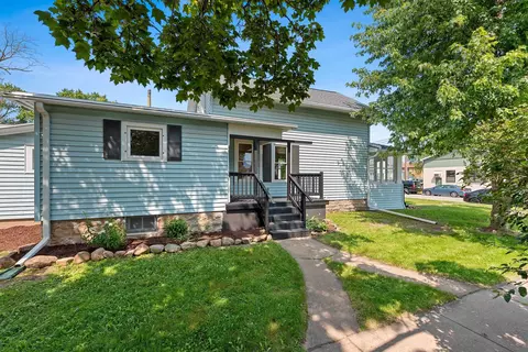 Exterior - 909 W Lawrence St, Appleton, WI 54914 photo 5 of 5