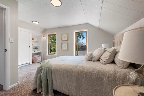 Bedroom - 909 W Lawrence St, Appleton, WI 54914 photo 1 of 4