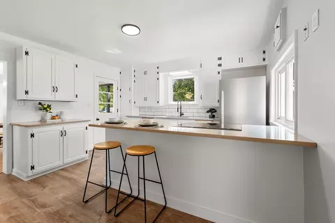 Kitchen - 909 W Lawrence St, Appleton, WI 54914 photo 1 of 5