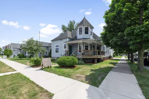 1365 Merryman St, Marinette, WI 54143